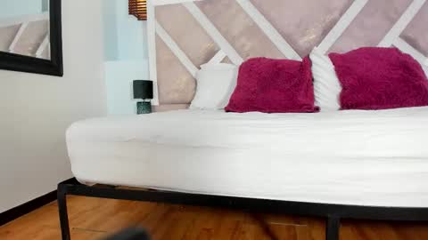 Snapshot of miacollinss19 chatting on 01-10-26, 03:08 miacollinss19 online show from 01-10-26, 03:08