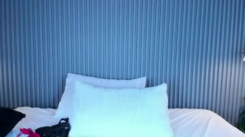 mia online show from 04-21-26, 02:15