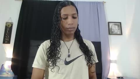 MiaCoock online show from 11-17-25, 12:22