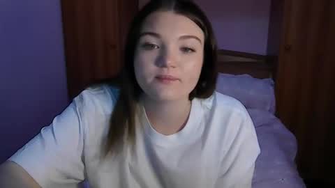 Mia online show from 05-17-26, 08:05