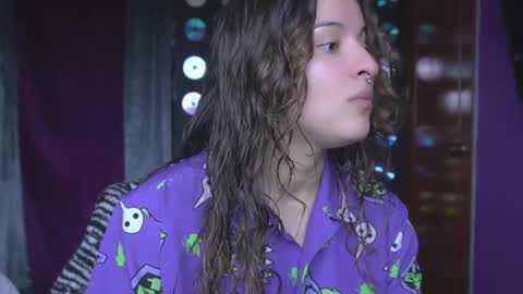 Mia online show from 04-18-26, 04:44