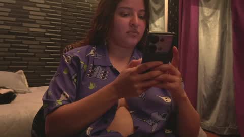 Snapshot of miadimota chatting on 06-06-26, 12:49 Mia online show from 06-06-26, 12:49