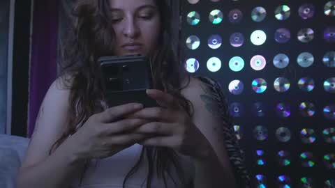Snapshot of miadimota chatting on 06-11-26, 04:16 Mia online show from 06-11-26, 04:16