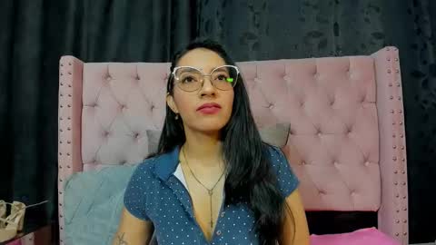 miadivinehyh online show from 06-10-26, 01:43