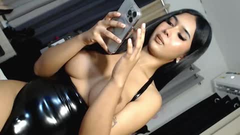 Snapshot of miafuckingwill chatting on 03-09-25, 12:42 miafuckingwill online show from 03-09-25, 12:42