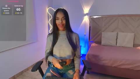 Mia online show from 10-03-25, 03:03