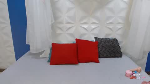 miagreys1 online show from 11-11-25, 11:32