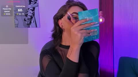 Mia Connor online show from 10-22-25, 08:08