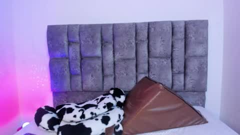 miah new independent model acount online show from 11-14-25, 02:21