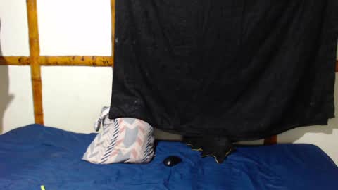 Mia  Sam online show from 10-01-25, 12:49