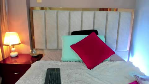 miahertz online show from 11-09-25, 02:37