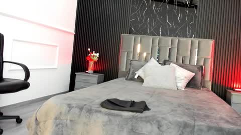 Miah  Sens online show from 12-16-25, 11:37