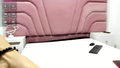 Snapshot of miajhonsonx chatting on 10-06-25, 12:24 miajhonsonx online show from 10-06-25, 12:24