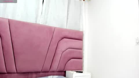 Snapshot of miajhonsonx chatting on 10-24-25, 12:34 miajhonsonx online show from 10-24-25, 12:34