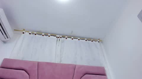 miajhonsonx online show from 04-22-26, 02:29