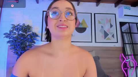 Mia  online show from 01-19-26, 03:32