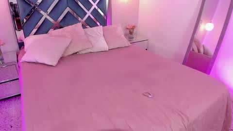 Mia Khalifa online show from 03-06-25, 11:36