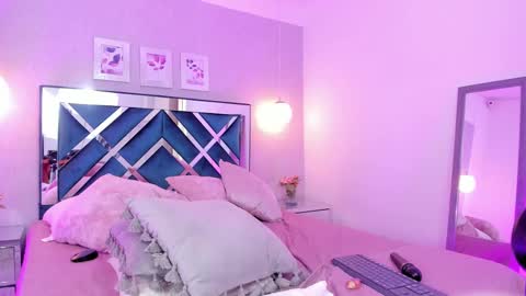 Mia Khalifa online show from 03-08-25, 05:43