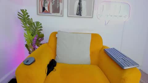 Mia Khalifa online show from 09-09-25, 03:50