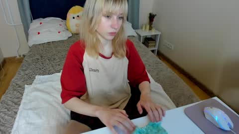 Snapshot of miakimiko chatting on 05-14-26, 03:02 miakimiko online show from 05-14-26, 03:02