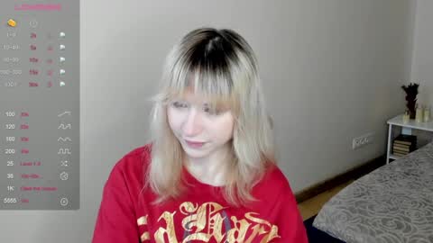 Snapshot of miakimiko chatting on 05-20-26, 01:01 miakimiko online show from 05-20-26, 01:01