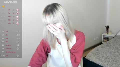 Snapshot of miakimiko chatting on 05-21-26, 02:18 miakimiko online show from 05-21-26, 02:18