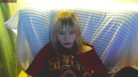 Snapshot of miakimiko chatting on 05-23-26, 02:28 miakimiko online show from 05-23-26, 02:28