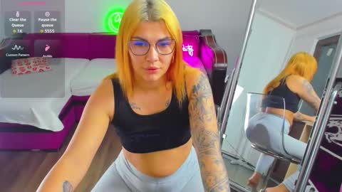 Mia Kittyy online show from 11-22-25, 01:37
