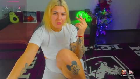 Mia Kittyy online show from 12-21-25, 05:09