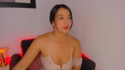 miakris1 online show from 05-10-26, 02:28