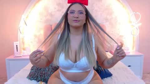 Mia online show from 01-08-26, 05:10