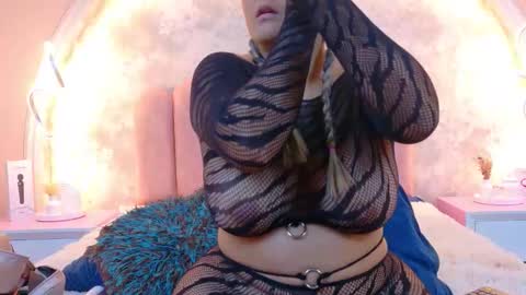 Mia online show from 01-10-26, 04:25