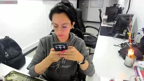 Snapshot of mialoren_cg chatting on 01-06-26, 03:10 Mia online show from 01-06-26, 03:10