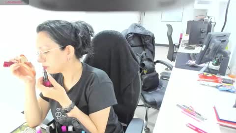 Mia  online show from 01-18-26, 04:16