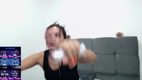 Snapshot of miamackleyn_ chatting on 01-14-25, 06:49 MIA online show from 01-14-25, 06:49