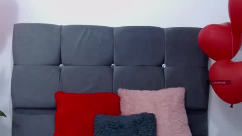 Snapshot of miamackleyn_ chatting on 02-27-25, 12:45 MIA online show from 02-27-25, 12:45