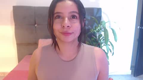 Snapshot of miamackleyn_ chatting on 10-05-25, 12:47 MIA online show from 10-05-25, 12:47