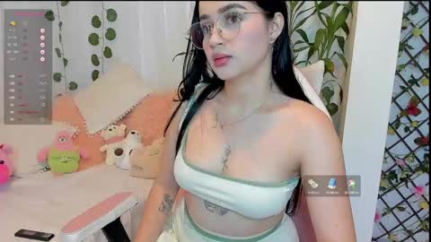 mia 600am-1000am Colombia time online show from 03-02-25, 02:30