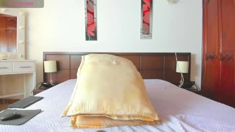 Snapshot of miamarin_hot chatting on 05-22-26, 07:41 Mia online show from 05-22-26, 07:41