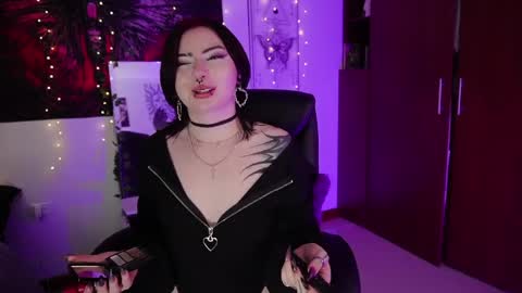 Lili online show from 04-19-26, 02:11