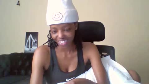 Snapshot of miami_muffin chatting on 05-06-26, 11:26 Muffin online show from 05-06-26, 11:26