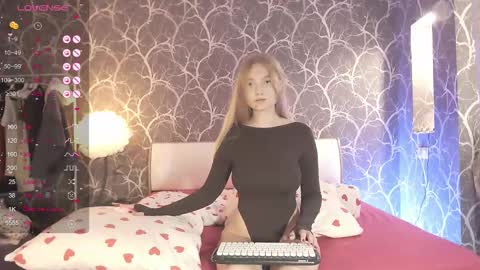 Mia online show from 10-04-25, 11:08