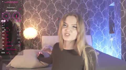 Mia online show from 03-15-26, 03:18