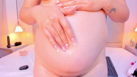 Mia  online show from 01-05-25, 09:48