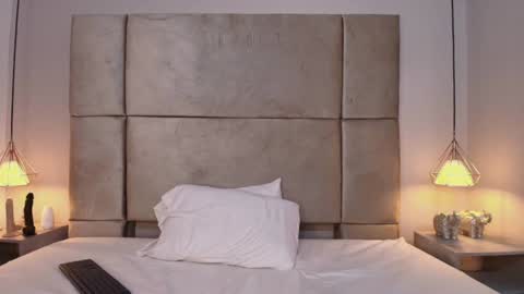 Mia  online show from 01-30-25, 04:06