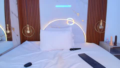 Mia  online show from 02-01-25, 07:26