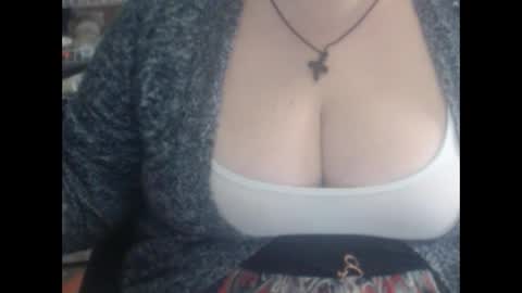 Snapshot of miamimistress chatting on 02-19-25, 09:50 maya online show from 02-19-25, 09:50