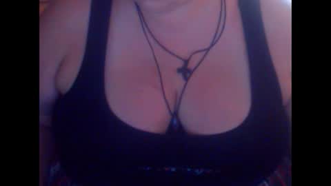 Snapshot of miamimistress chatting on 09-14-25, 03:00 maya online show from 09-14-25, 03:00