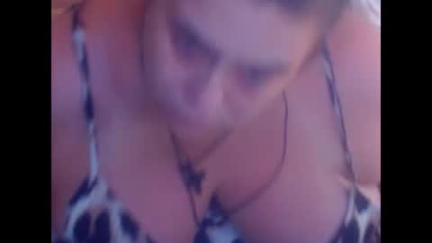 Snapshot of miamimistress chatting on 09-15-25, 01:22 maya online show from 09-15-25, 01:22