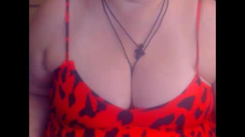 Snapshot of miamimistress chatting on 10-04-25, 10:02 maya online show from 10-04-25, 10:02